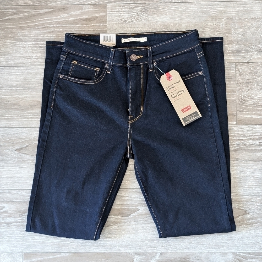 Levi’s 721 High Rise Skinny Jeans – Dark Wash Denim – Brand New